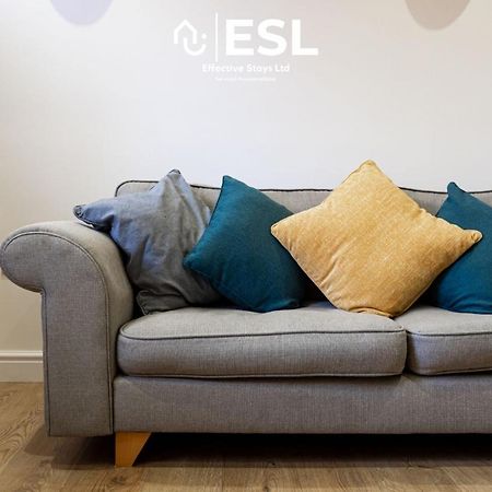 2 Bedroom Terrace Cottage, Parking, 5 Minutes Drive To Royal Shrewsbury Hospital Екстериор снимка