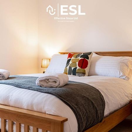 2 Bedroom Terrace Cottage, Parking, 5 Minutes Drive To Royal Shrewsbury Hospital Екстериор снимка
