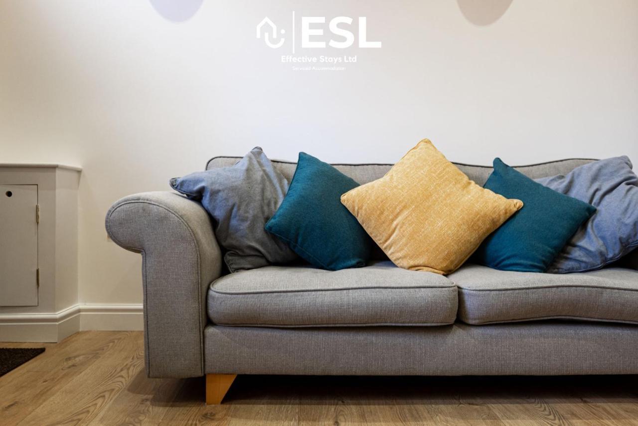 2 Bedroom Terrace Cottage, Parking, 5 Minutes Drive To Royal Shrewsbury Hospital Екстериор снимка