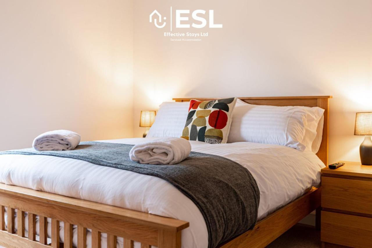 2 Bedroom Terrace Cottage, Parking, 5 Minutes Drive To Royal Shrewsbury Hospital Екстериор снимка