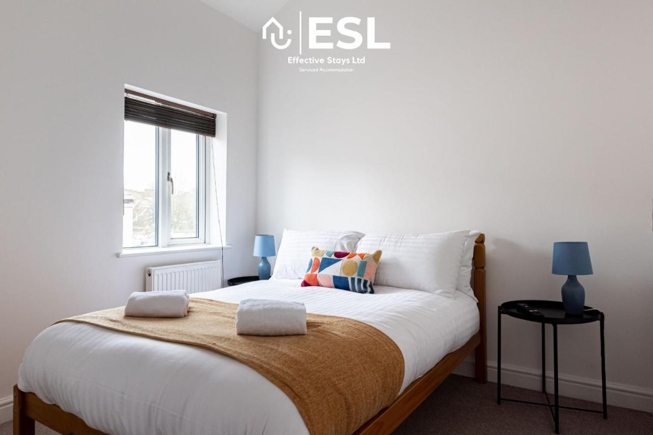 2 Bedroom Terrace Cottage, Parking, 5 Minutes Drive To Royal Shrewsbury Hospital Екстериор снимка