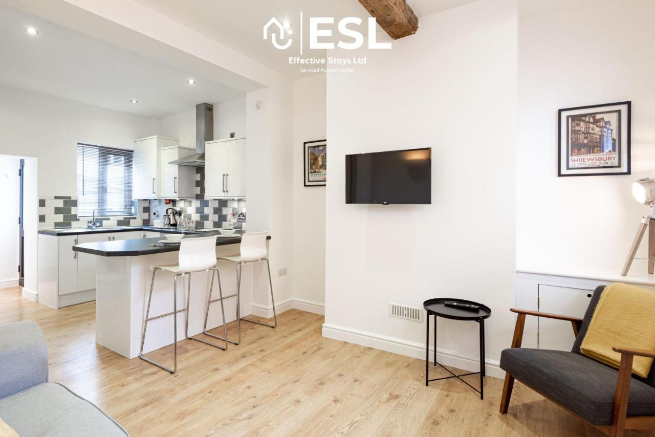 2 Bedroom Terrace Cottage, Parking, 5 Minutes Drive To Royal Shrewsbury Hospital Екстериор снимка